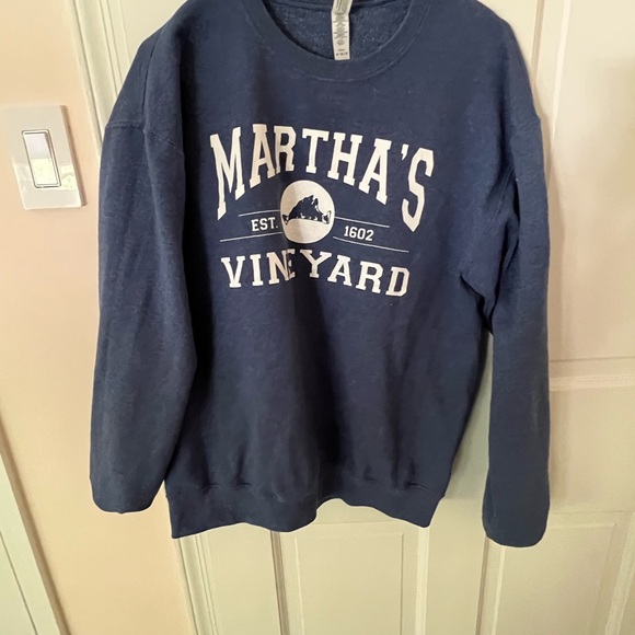 Blue Martha’s Vineyard Sweatshirt size m - Picture 3 of 3
